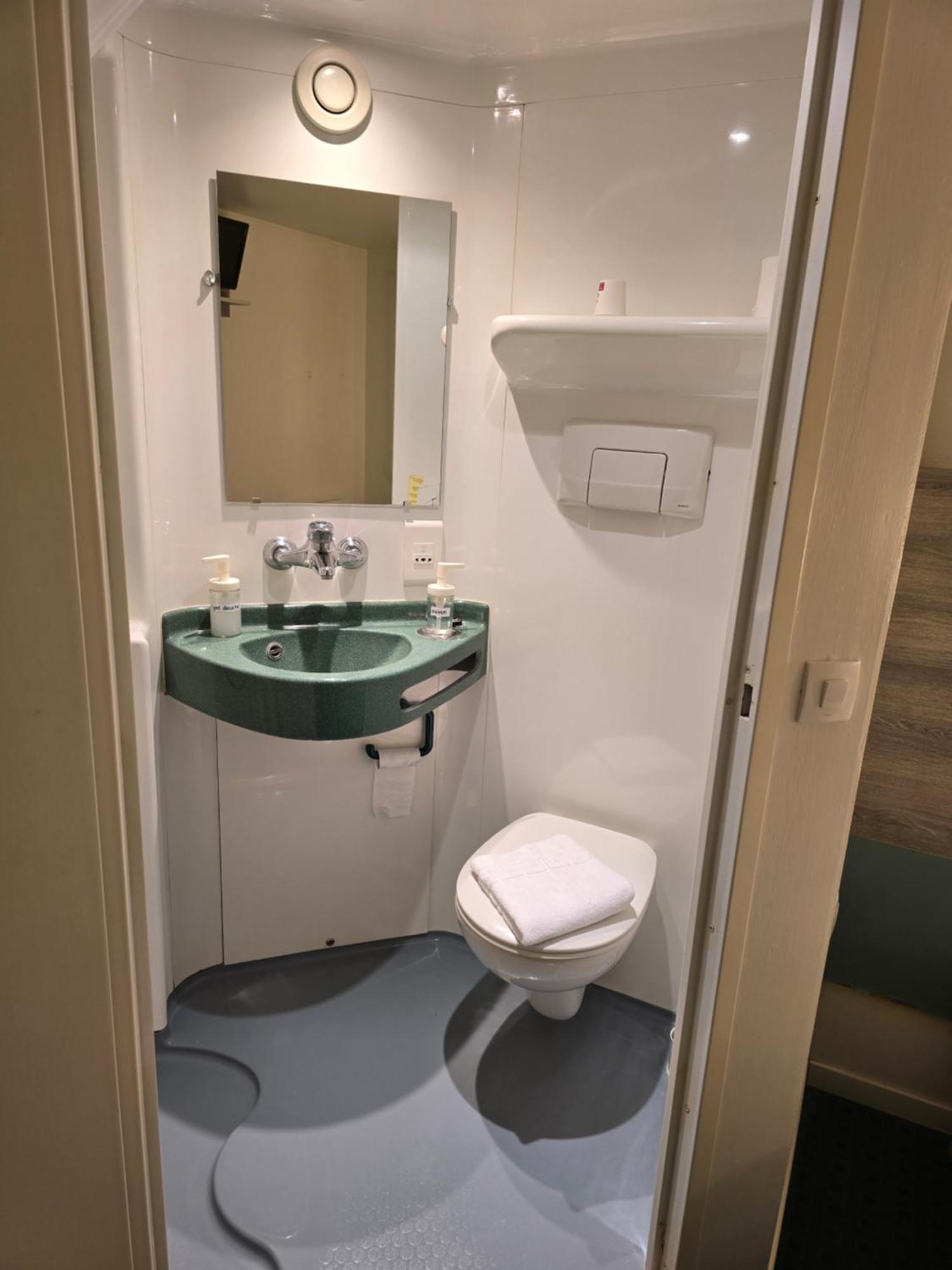 Brit Hotel Essentiel Poitiers Gare Du Futuroscope Jaunay-Clan Zewnętrze zdjęcie