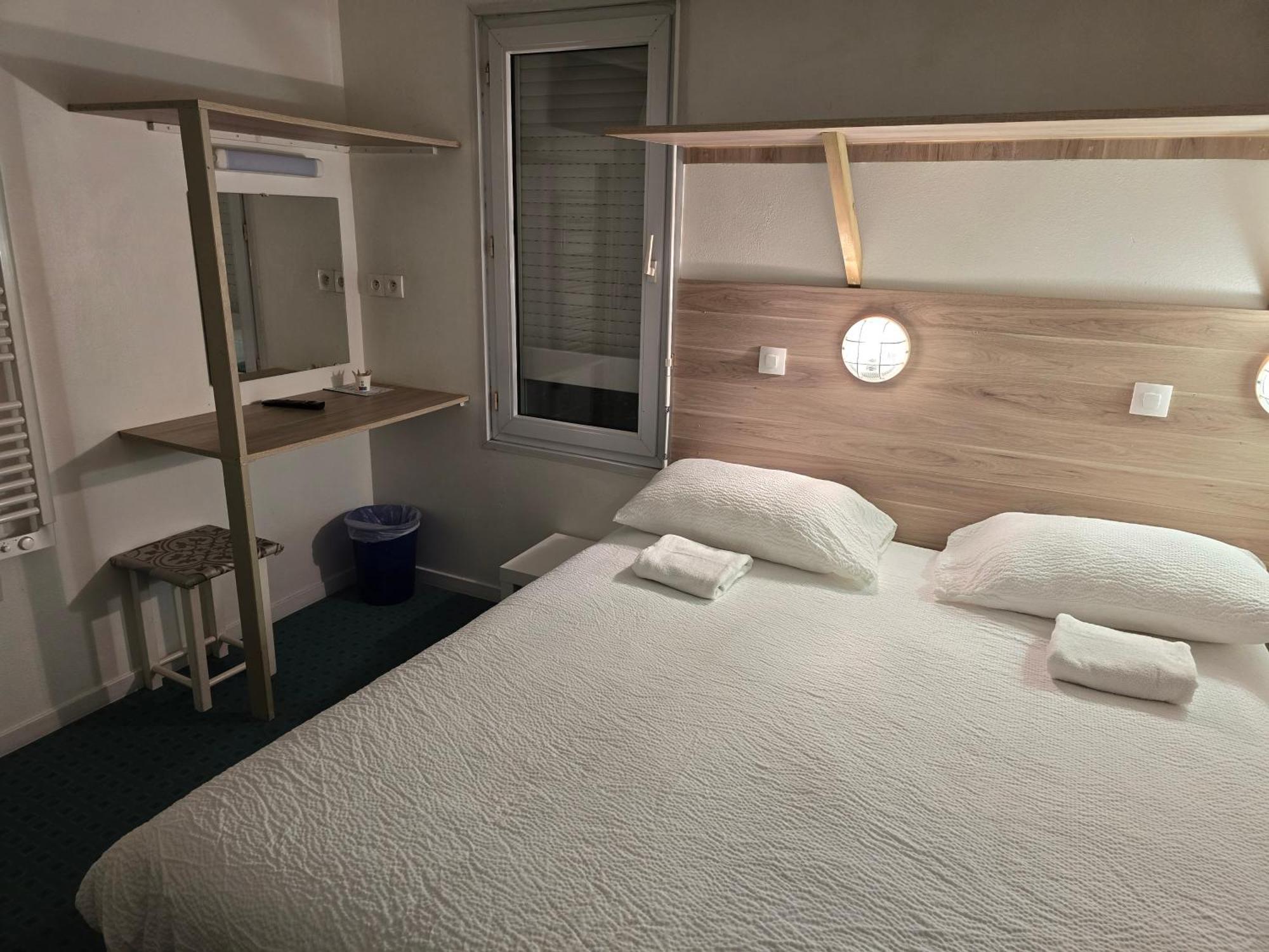 Brit Hotel Essentiel Poitiers Gare Du Futuroscope Jaunay-Clan Zewnętrze zdjęcie