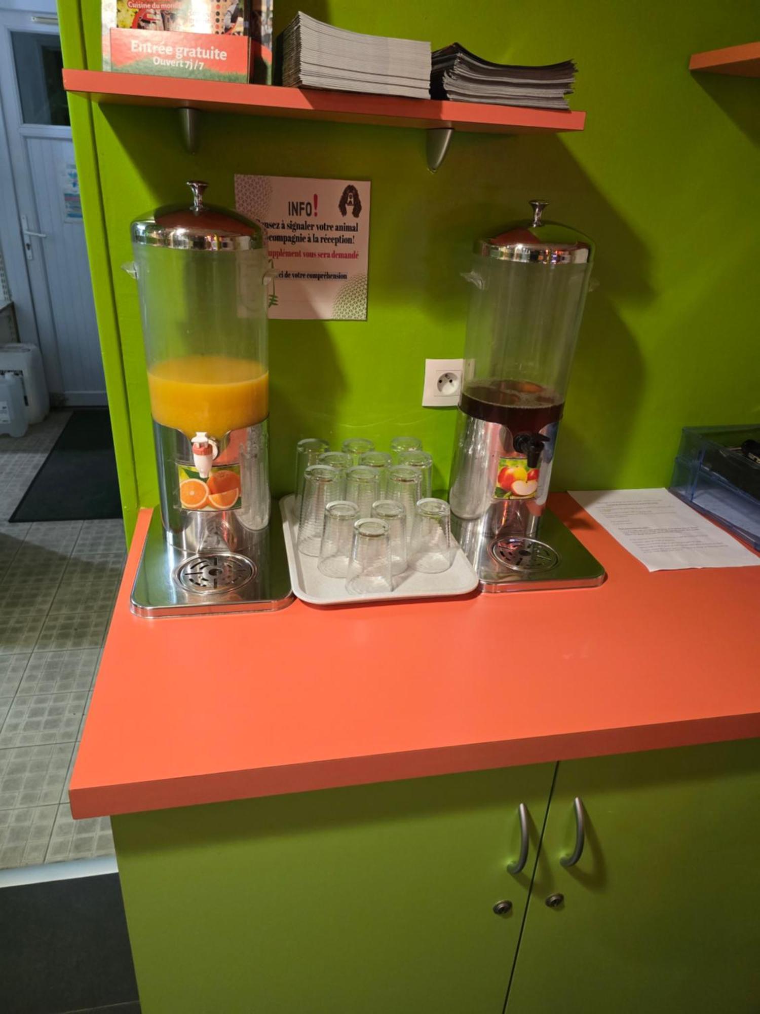 Brit Hotel Essentiel Poitiers Gare Du Futuroscope Jaunay-Clan Zewnętrze zdjęcie